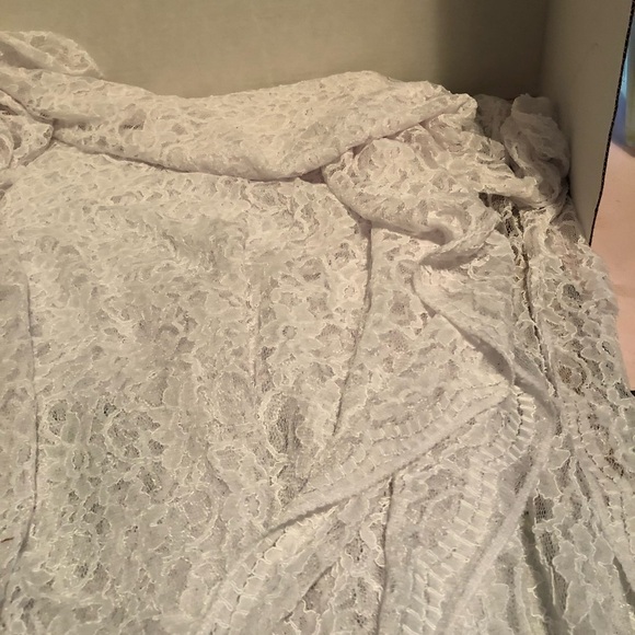Elegant White Lace Fabric-72” by 150” aprox- a little stretch- gorgeous fabric - Picture 2 of 6